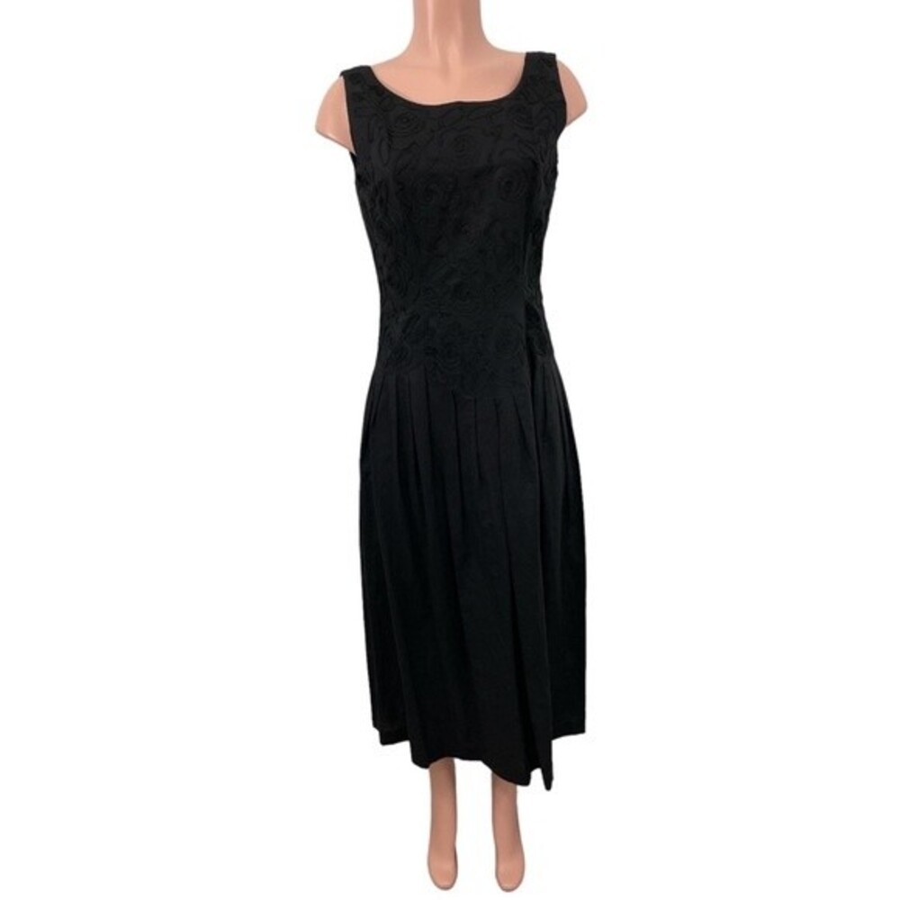 NWT Sarah Elizabeth Black Dress Size 6 with Appliqué Design Linen Blend
